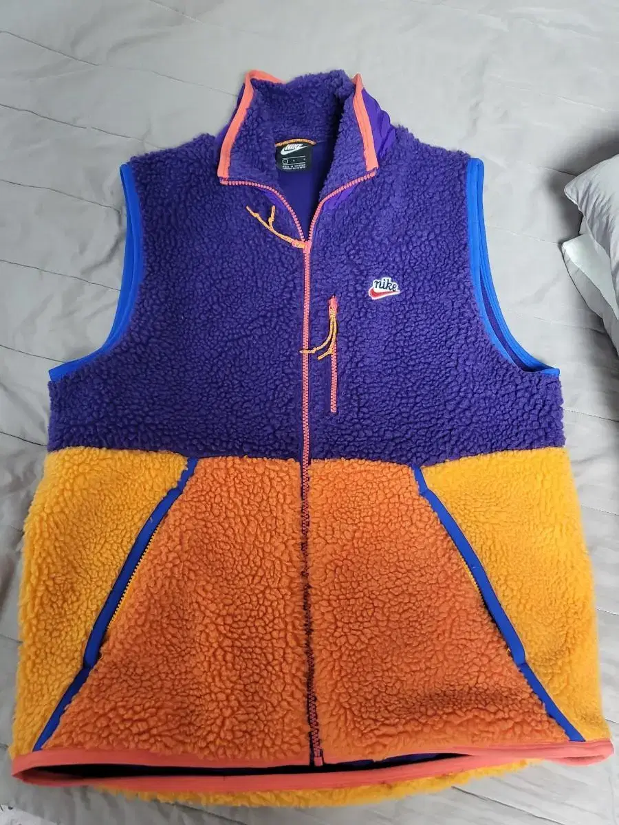 [L] Nike Fleece Vest