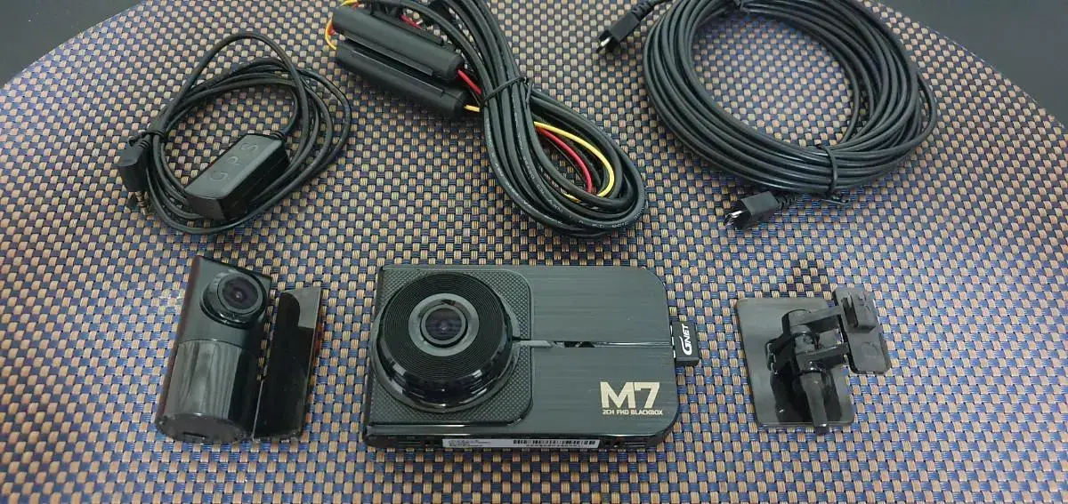 지넷 M7 블랙박스 (64GB, WiFi, GPS포함)