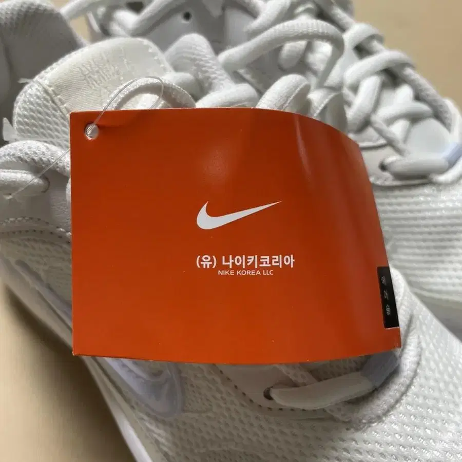 새상품 나이키 NIKE 에어맥스 AP 우먼스 250