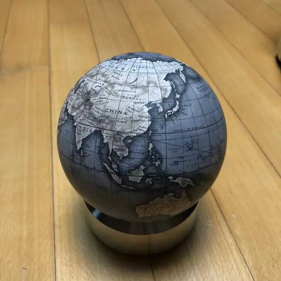 [미사용] Bellerby Globemaker 지구본