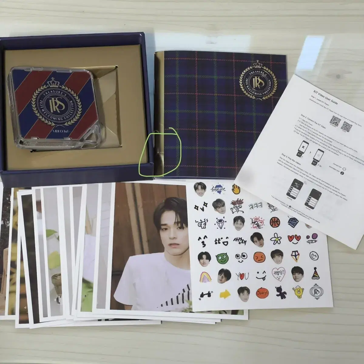 Treasure 2021 seasons greetings kit Original Price