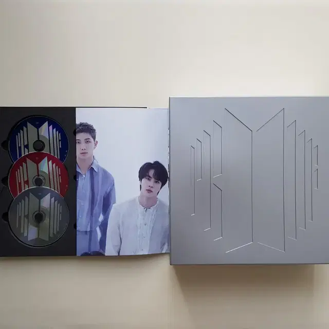 방탄 소년단 프루프 콜렉터 아웃박스 CD 포스터등 분할