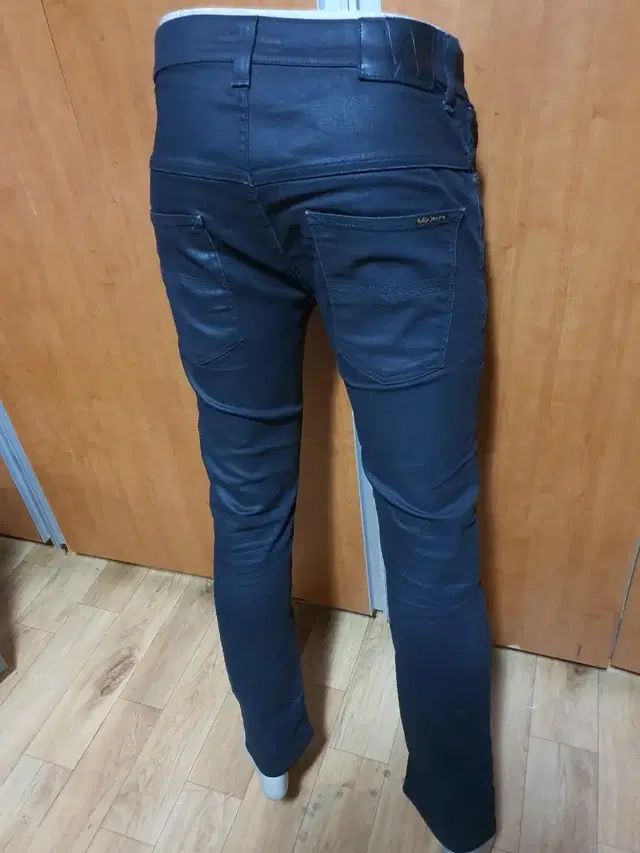 NUDIE JEANS누디진코팅스판바지31 입니다