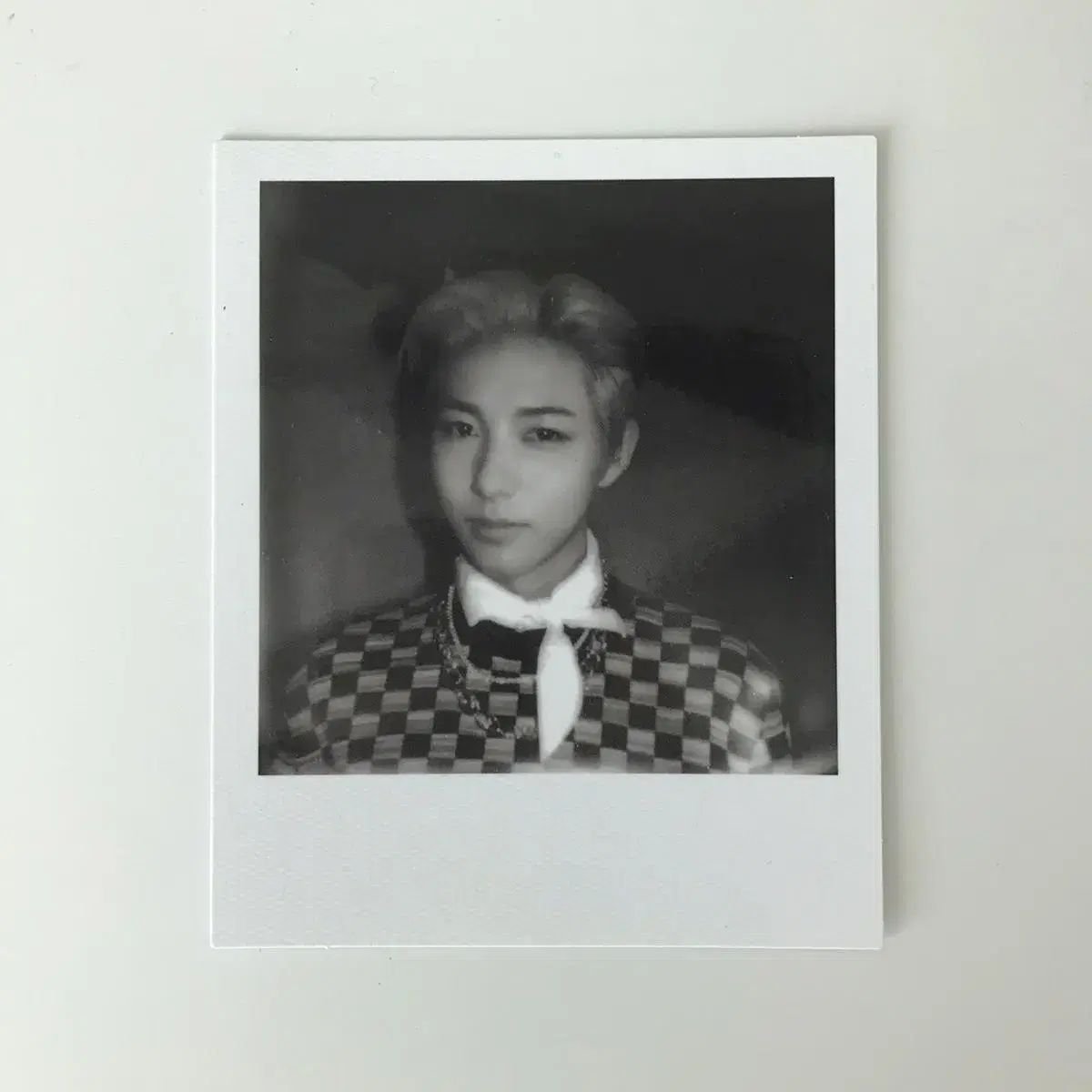 nct dream hello future renjun black and white pola