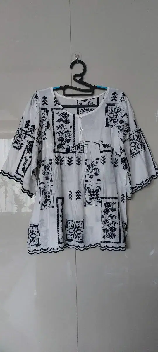 Punching embroidery blouse, not used, free size 00