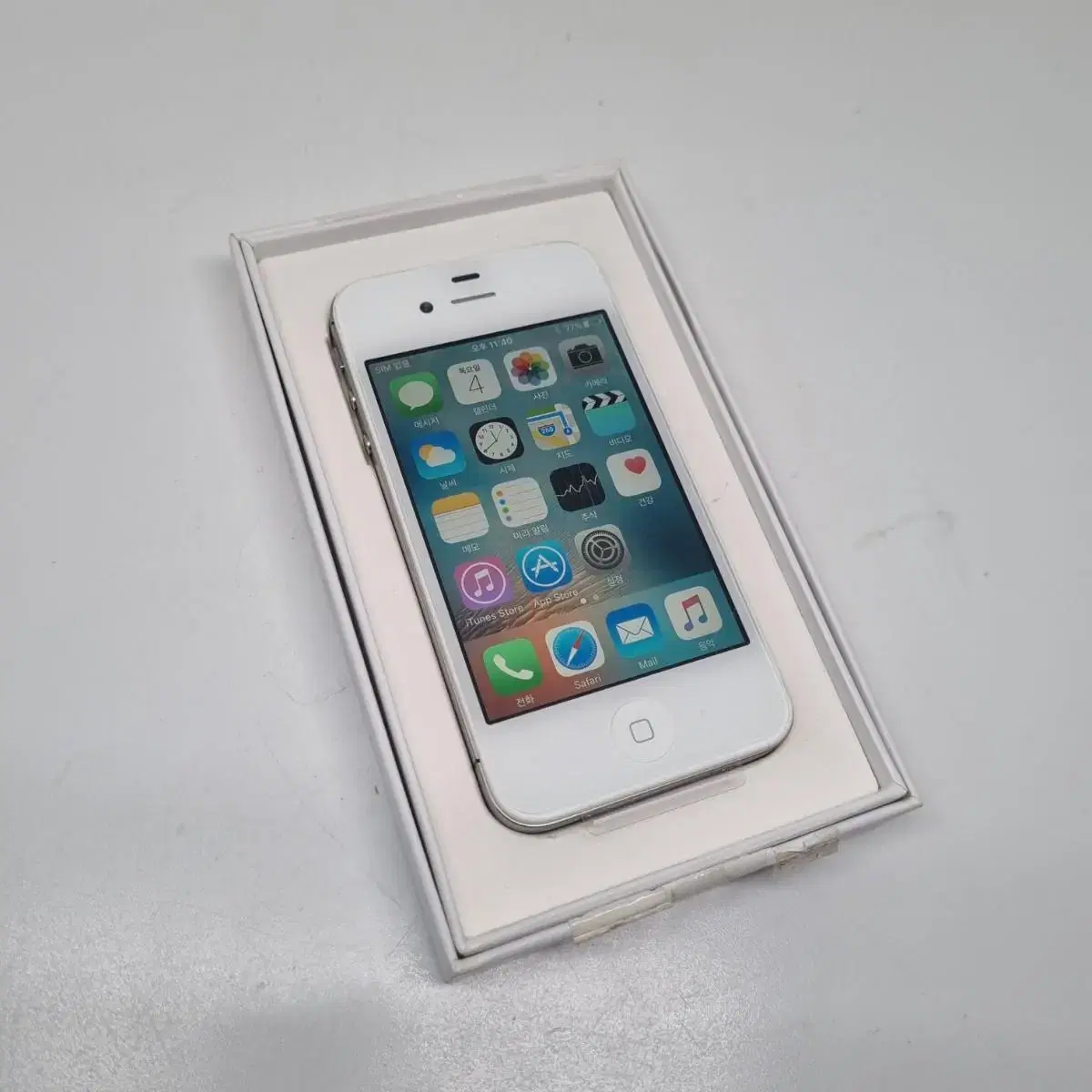 64 new iPhone 4S refurbished phones in white