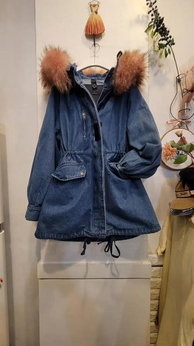 Wide-leg foxfur padded denim jacket. Removable lining.Bom, gaeul, winter