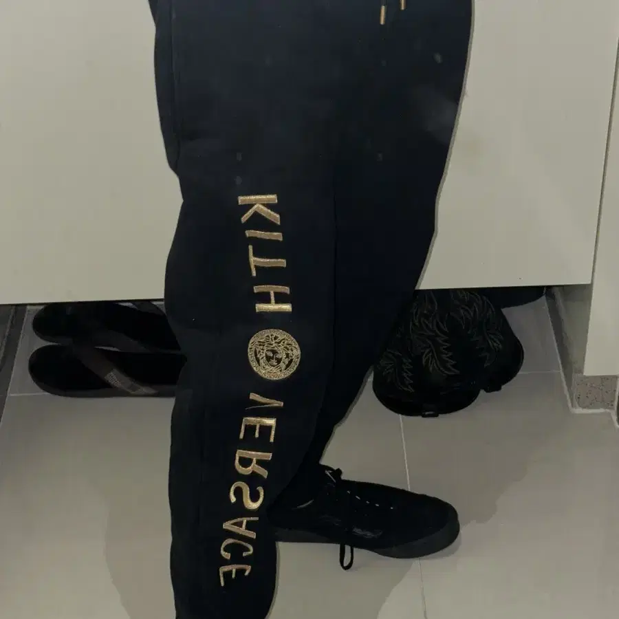 Versace X Kith  트랙팬츠