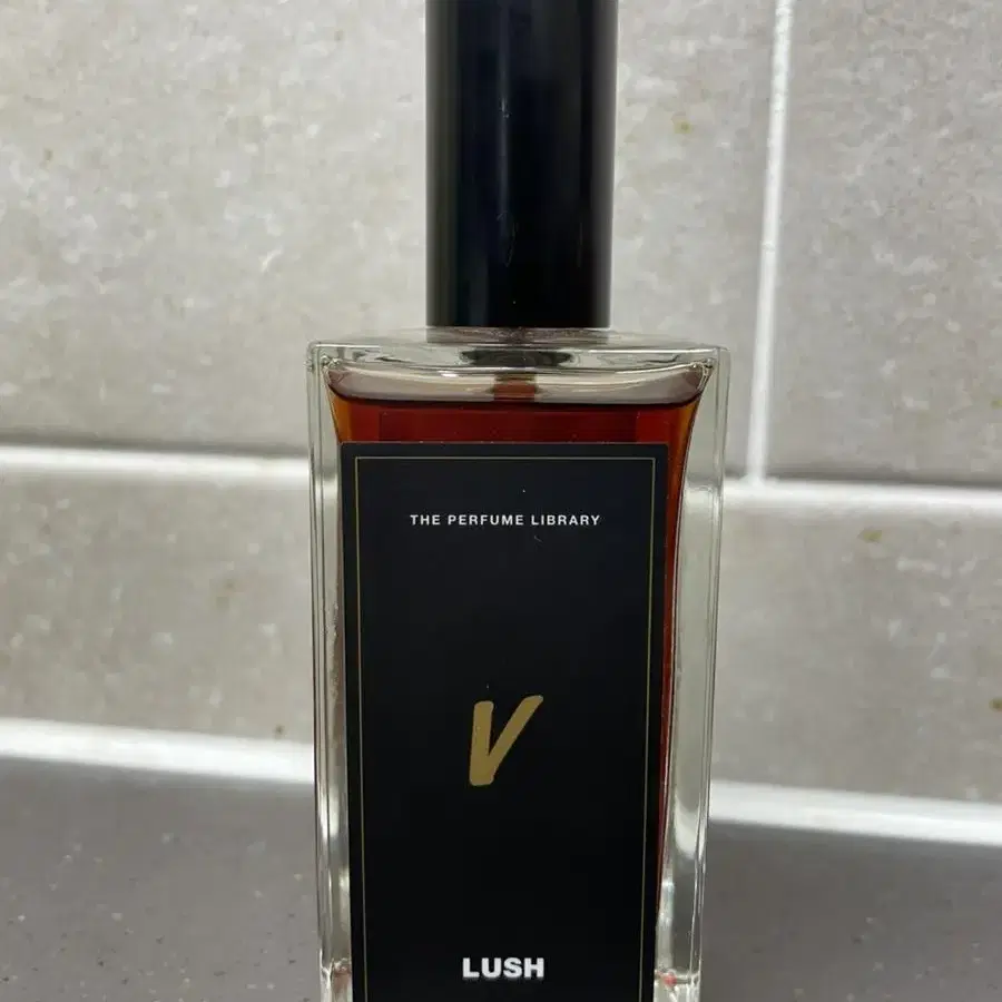 러쉬 v향수 100ml 팔아요