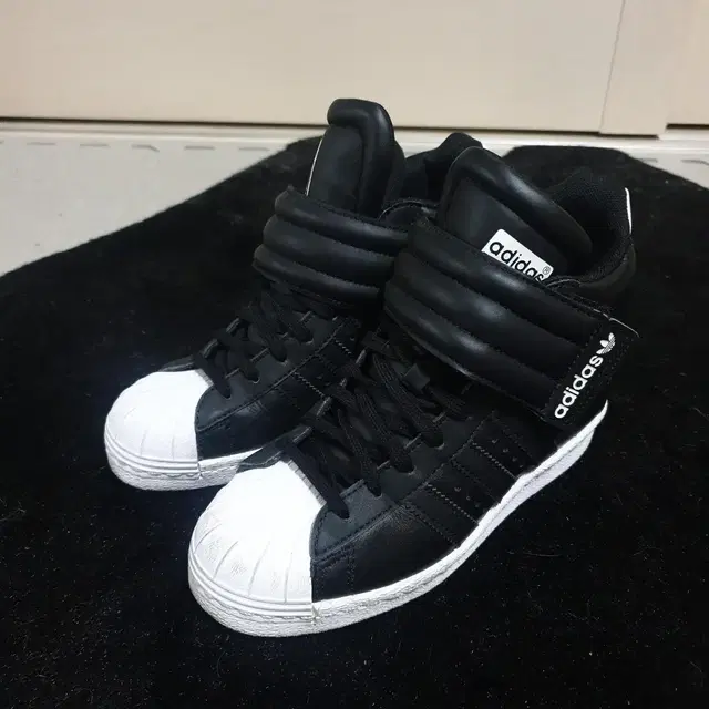 [225] ADIDAS 아디다스 오리지날 슈퍼스타 업트랩 검흰 우먼스