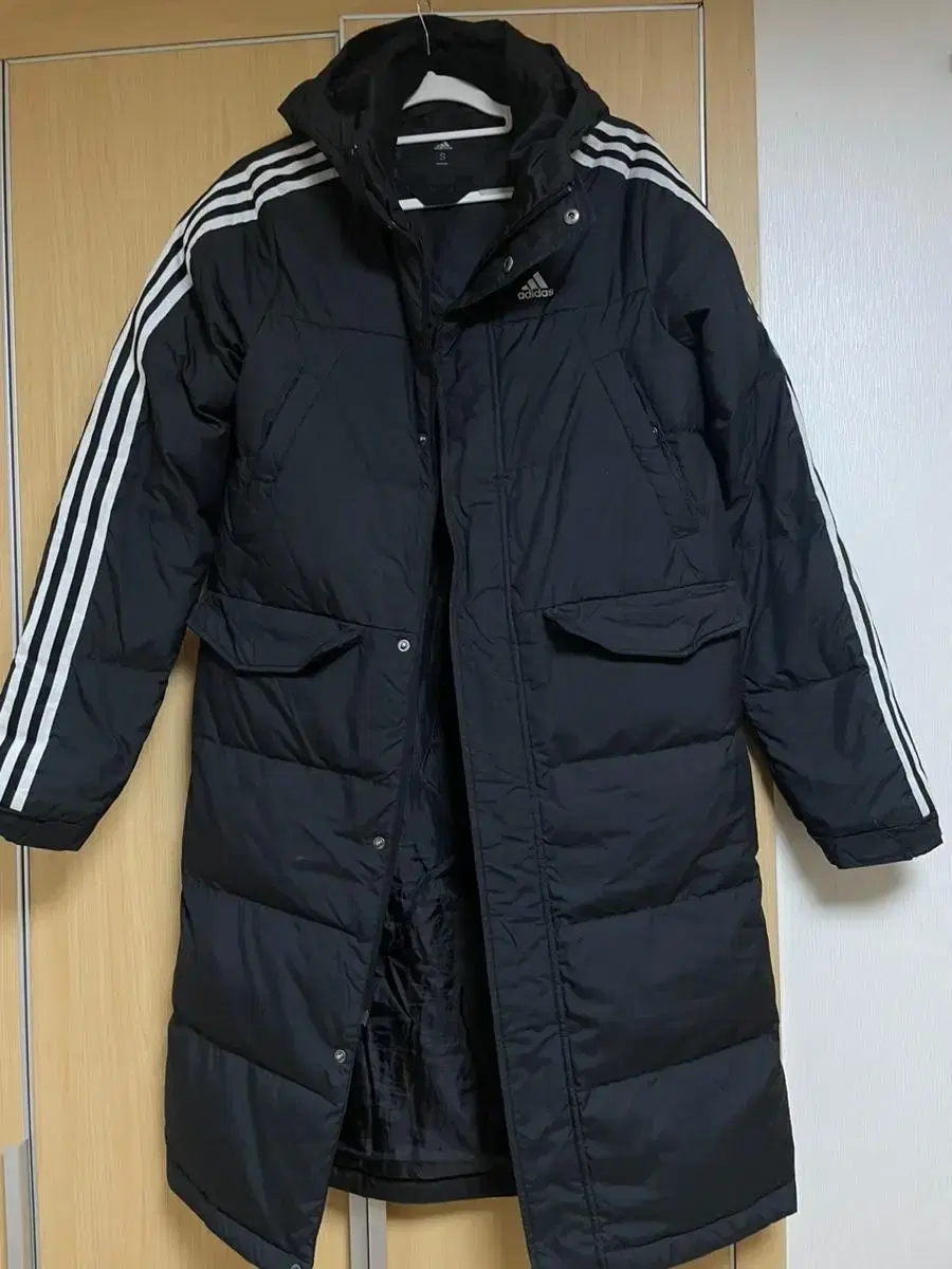 아디다스 삼선 롱패딩 판매합니다! Long parka 3STR