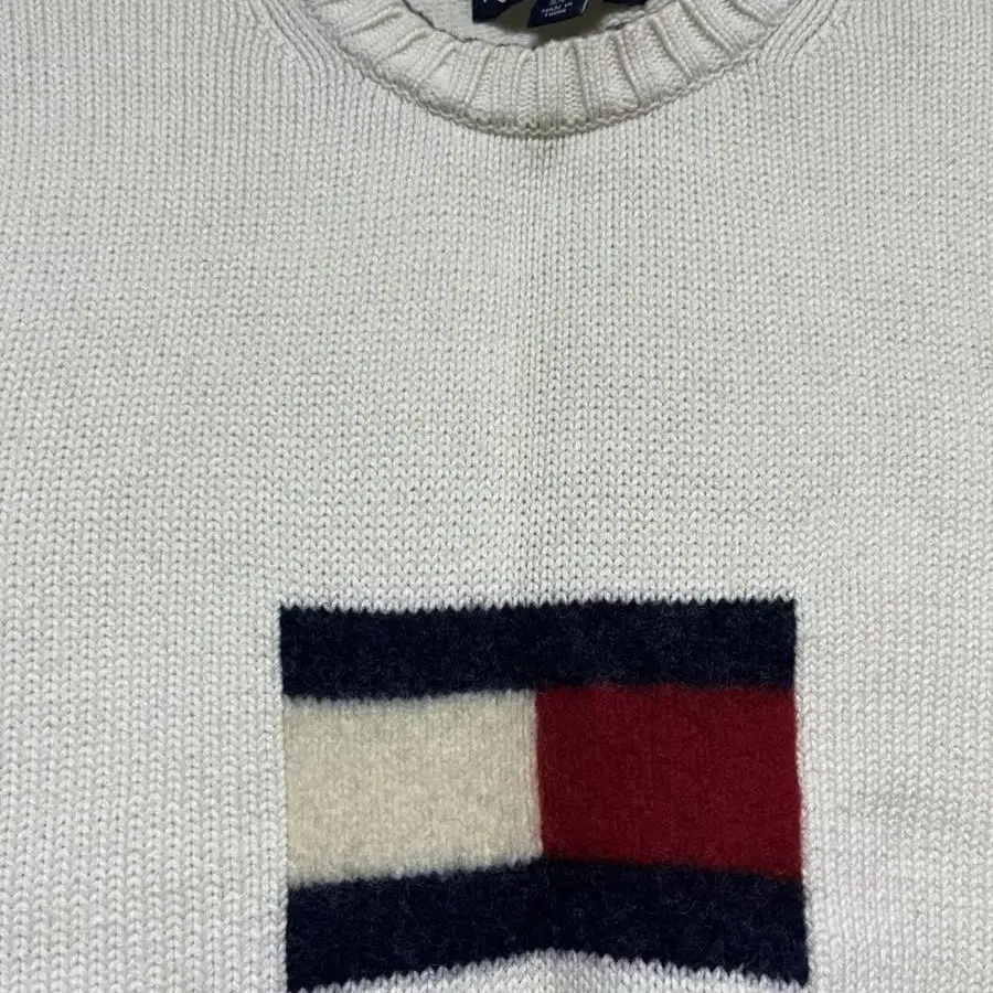 Tommy Hilfiger 타미 로고 블록 화이트 니트