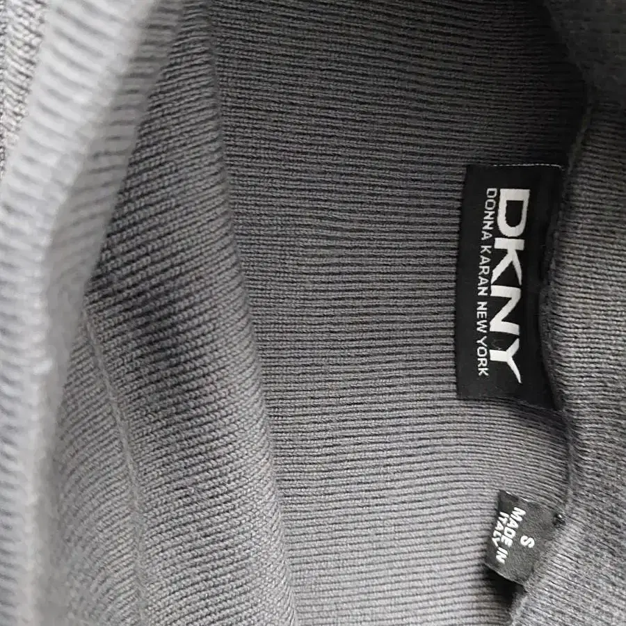 DKNY 니트 (s)