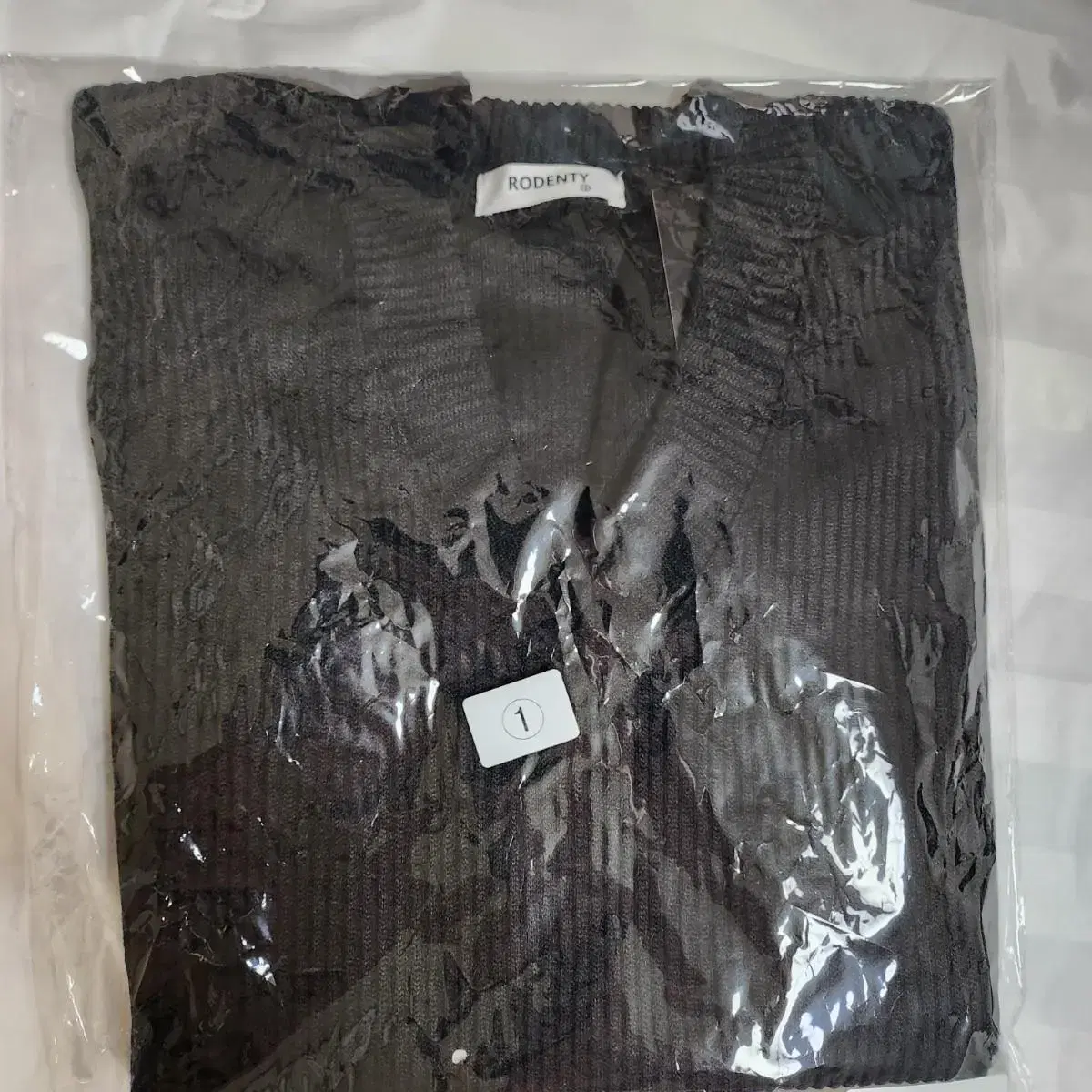 Men's Black V-Neck Knit (95 to 100)