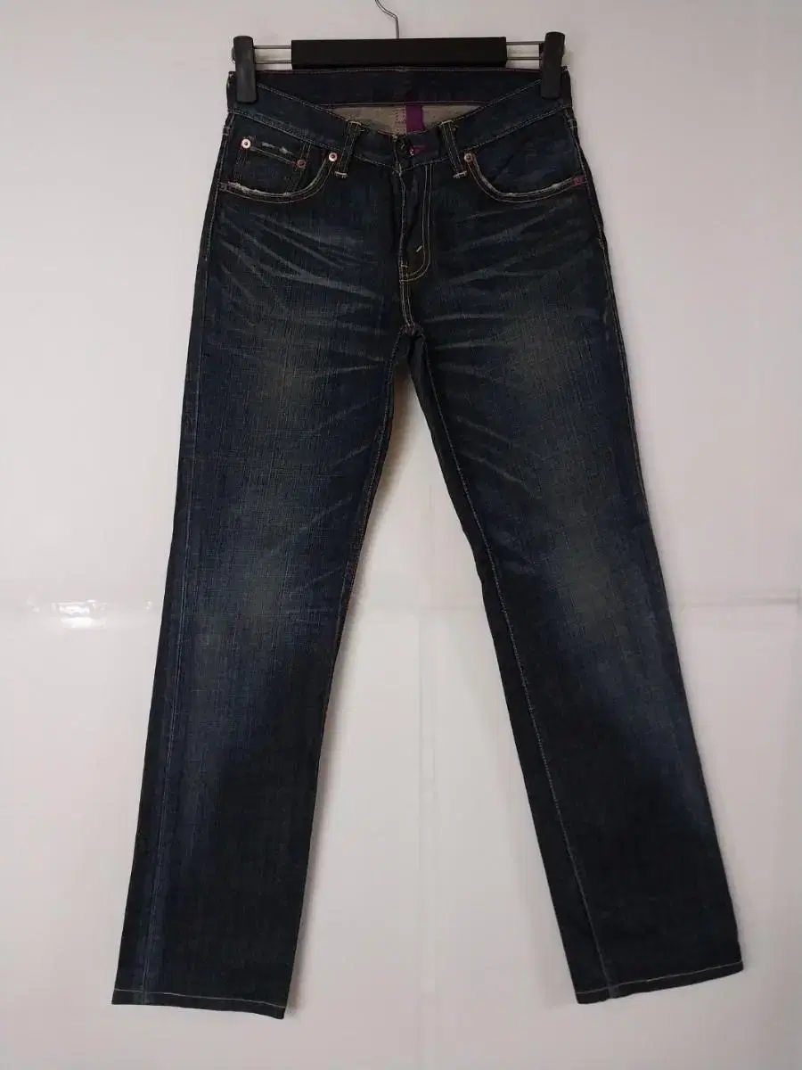 29) Levi's 502 Leather Patch Wash Overseas Straight Fit Jeans