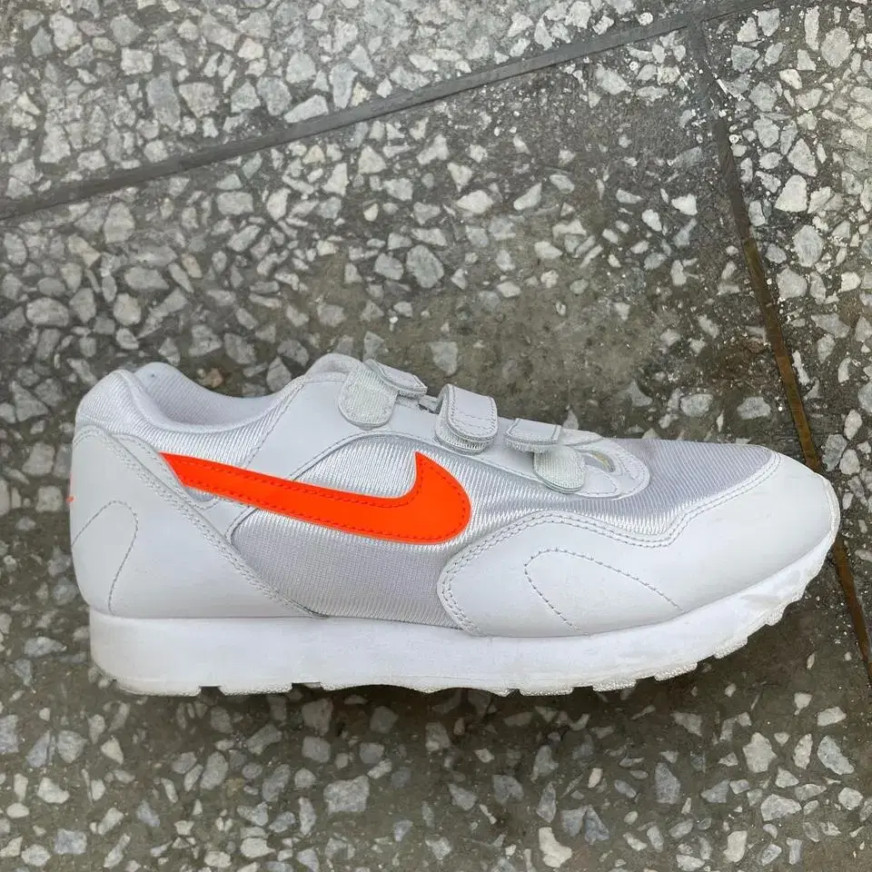 Nike Velcro Sneakers