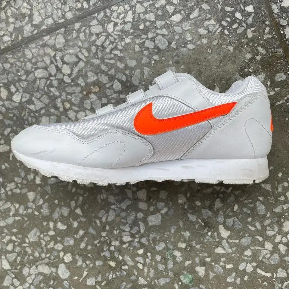 Nike Velcro Sneakers