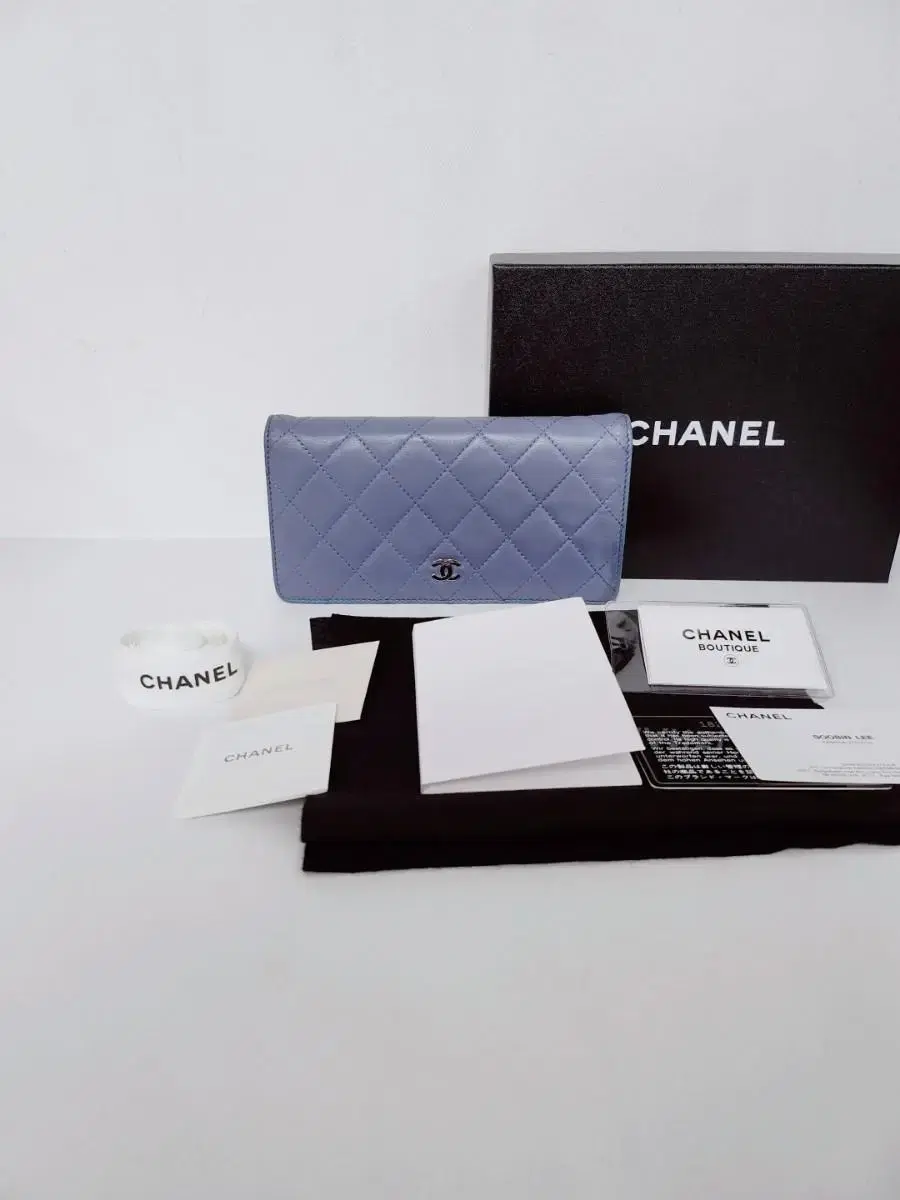 Chanel Caviar Silver CC Logo Classic Flap Women's Long Wallet