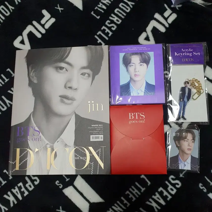 クリアファイル BTS D'ICON 2018 51rLYiDS6vL._AC_SY200_QL15_.jpg