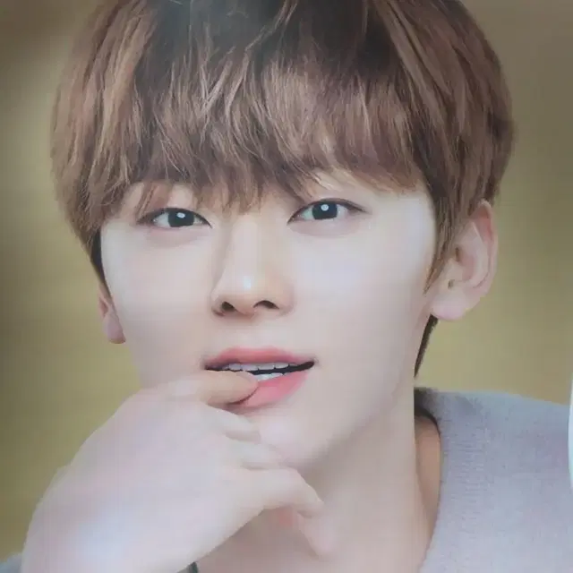 황민현 포스터