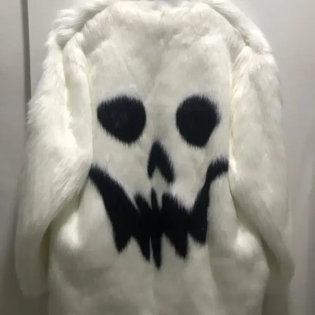 [2] hyeinseo SKULL FACE FUR COAT