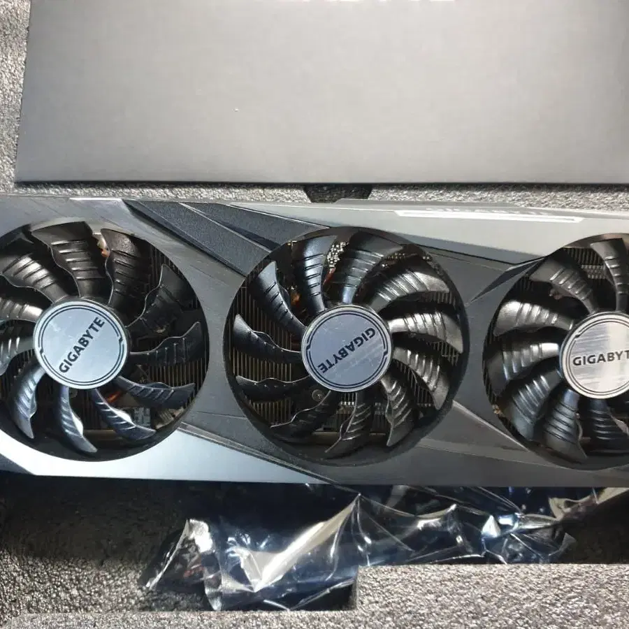 기가바이트 게이밍oc rtx3070 팝니다