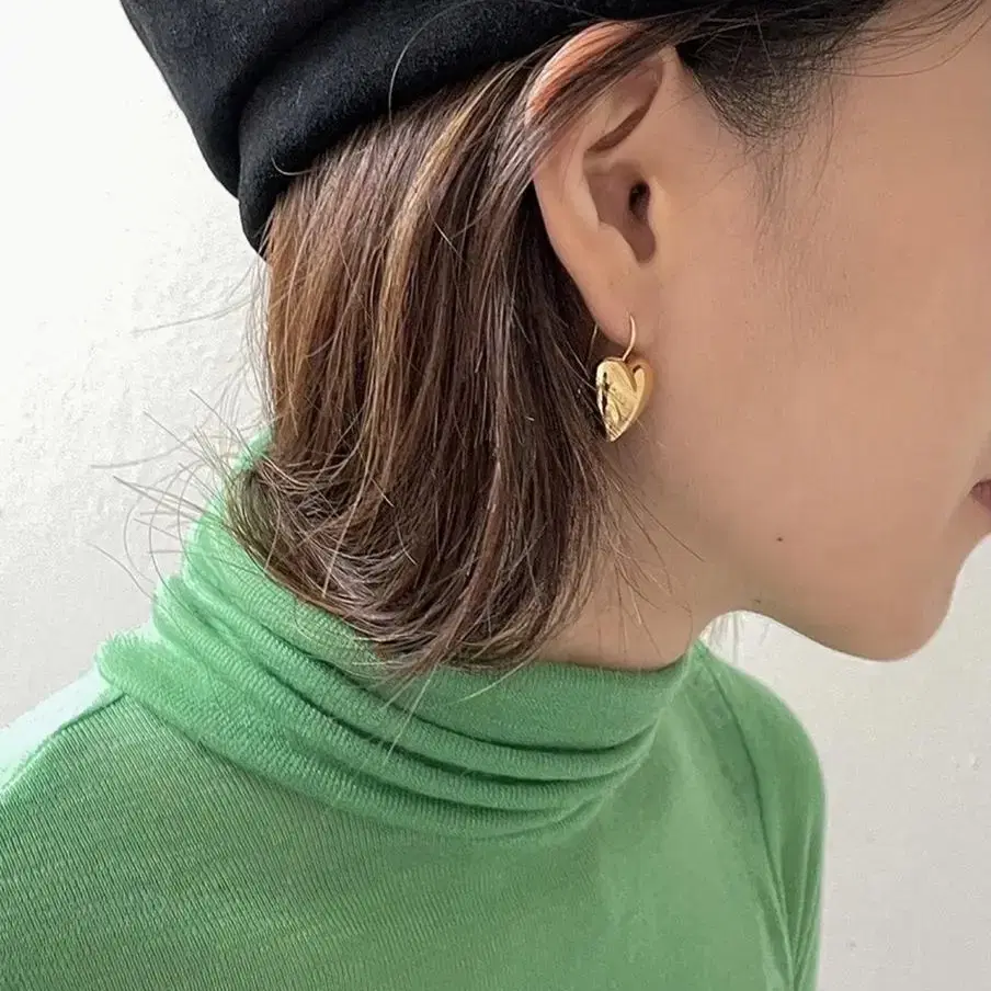 새상품 / geegee heart hook earring 하트 귀걸이