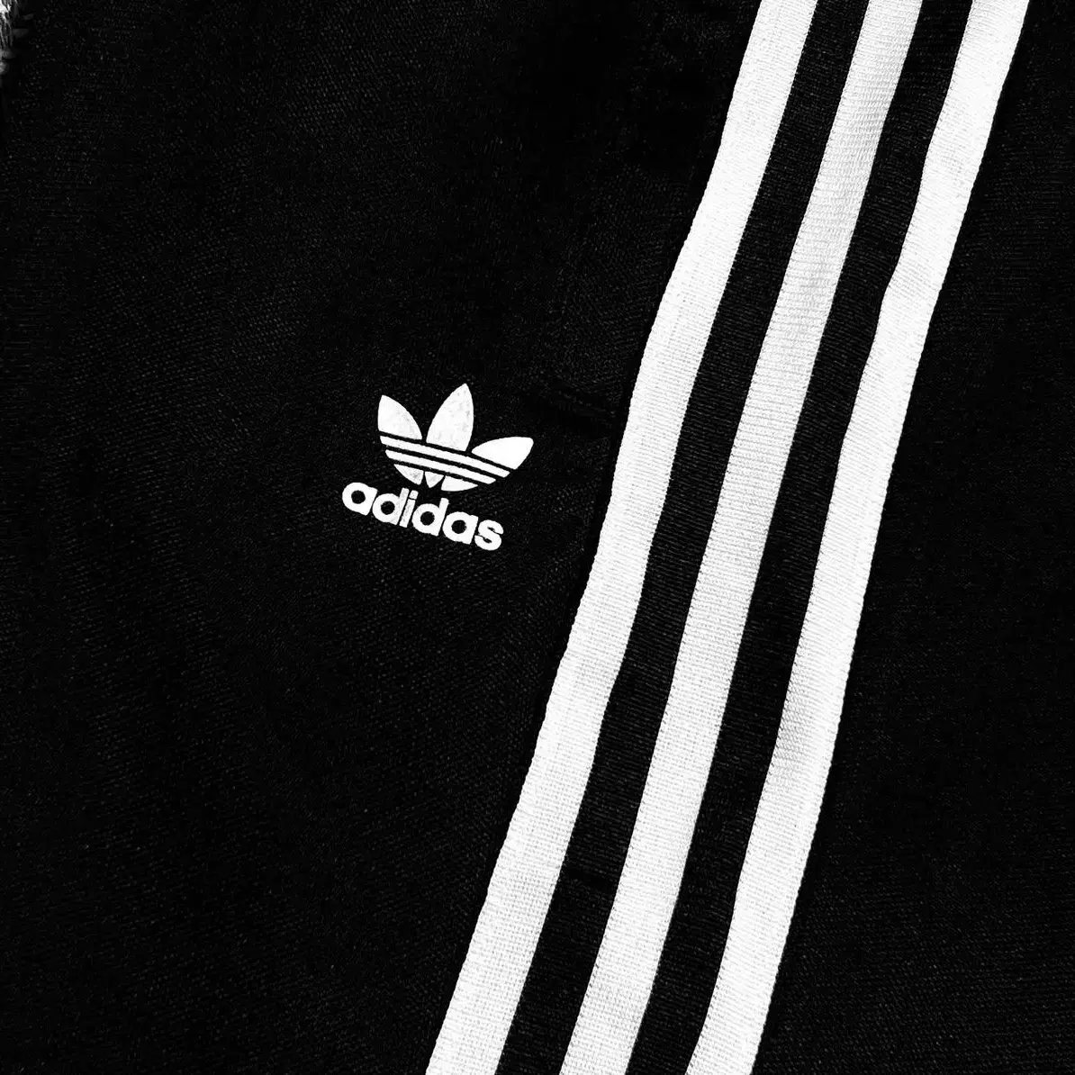 [ S ] adidas 아디다스 유로파 검/흰 트랙 팬츠