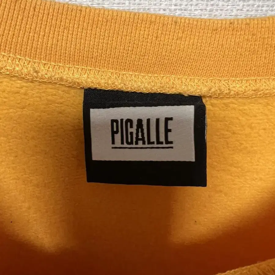 피갈레 맨투맨 PIGALLE LOGO SWEATSHIRTS 옐로 M사이즈