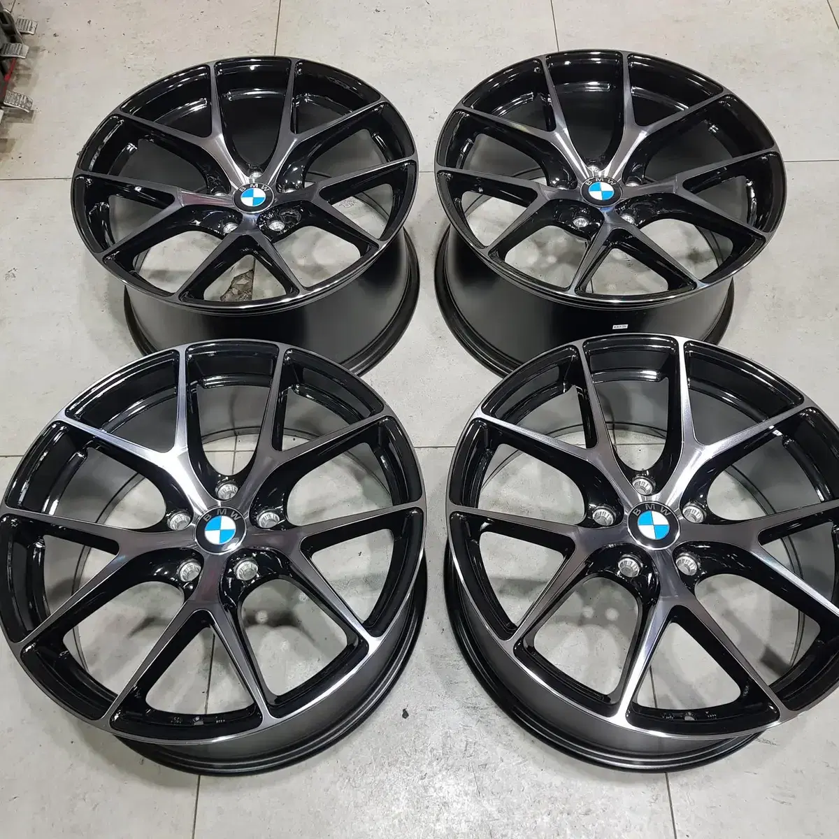 20인치 사제휠 CIR BMW 전용 블랙클리어 팝니다 (미사용제품)