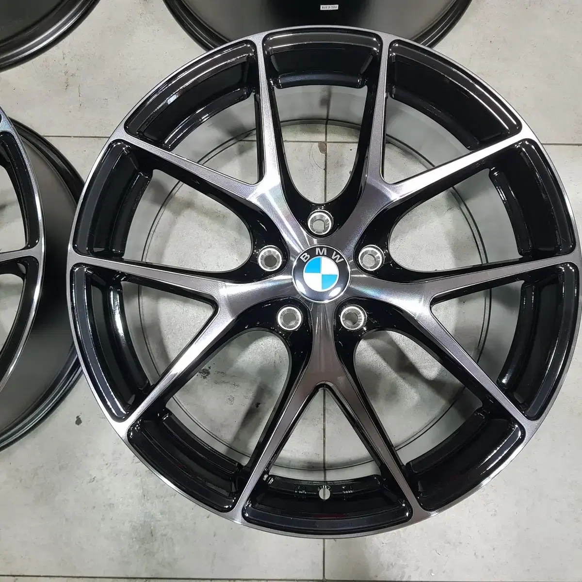 20인치 사제휠 CIR BMW 전용 블랙클리어 팝니다 (미사용제품)