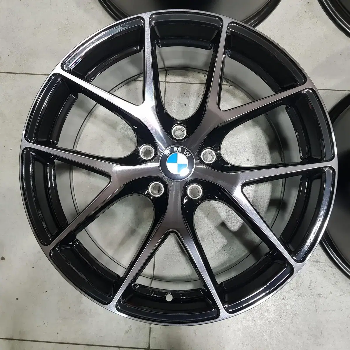 20인치 사제휠 CIR BMW 전용 블랙클리어 팝니다 (미사용제품)