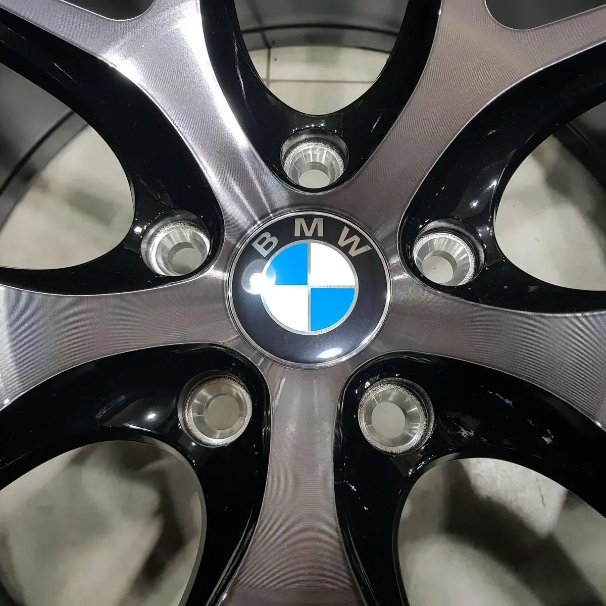 20인치 사제휠 CIR BMW 전용 블랙클리어 팝니다 (미사용제품)