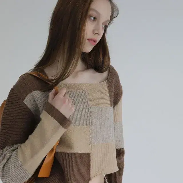 소프트서울 Color block knit (거의 새상품)