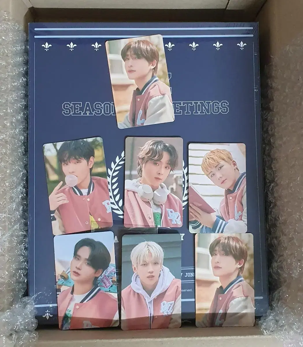 DKZ DKZ sealed season's greetings seasons greetings photocard Set of photocards