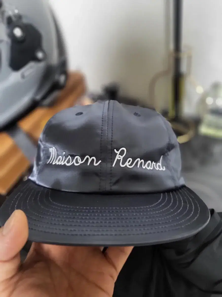 Maison Hat