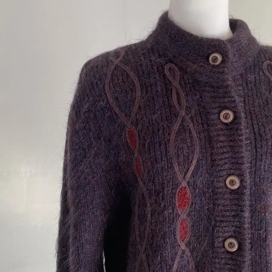 (woman) vintage color cardigan