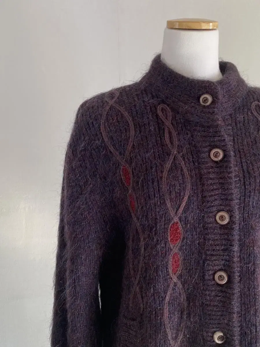 (woman) vintage color cardigan