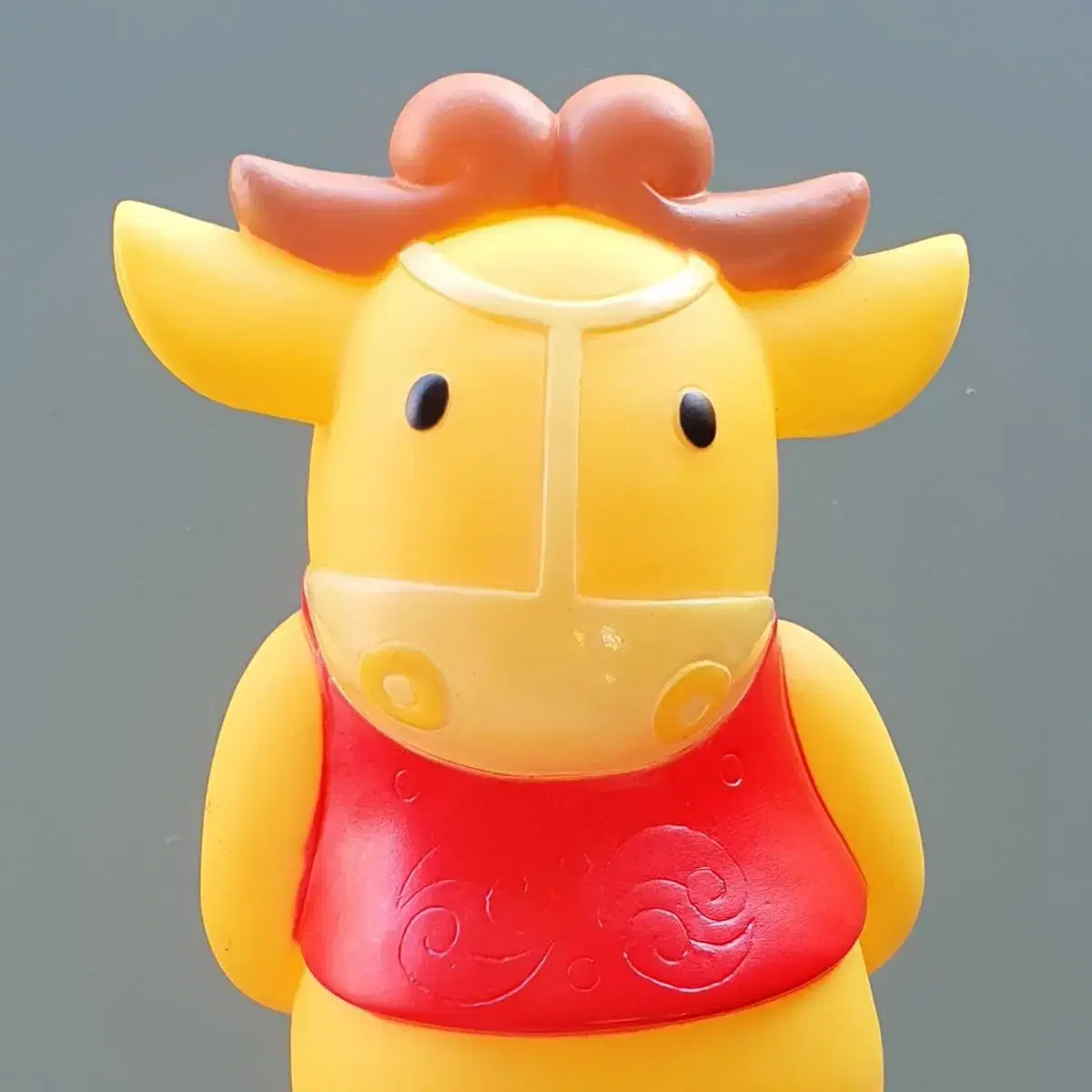 Cow figurine piggy bank