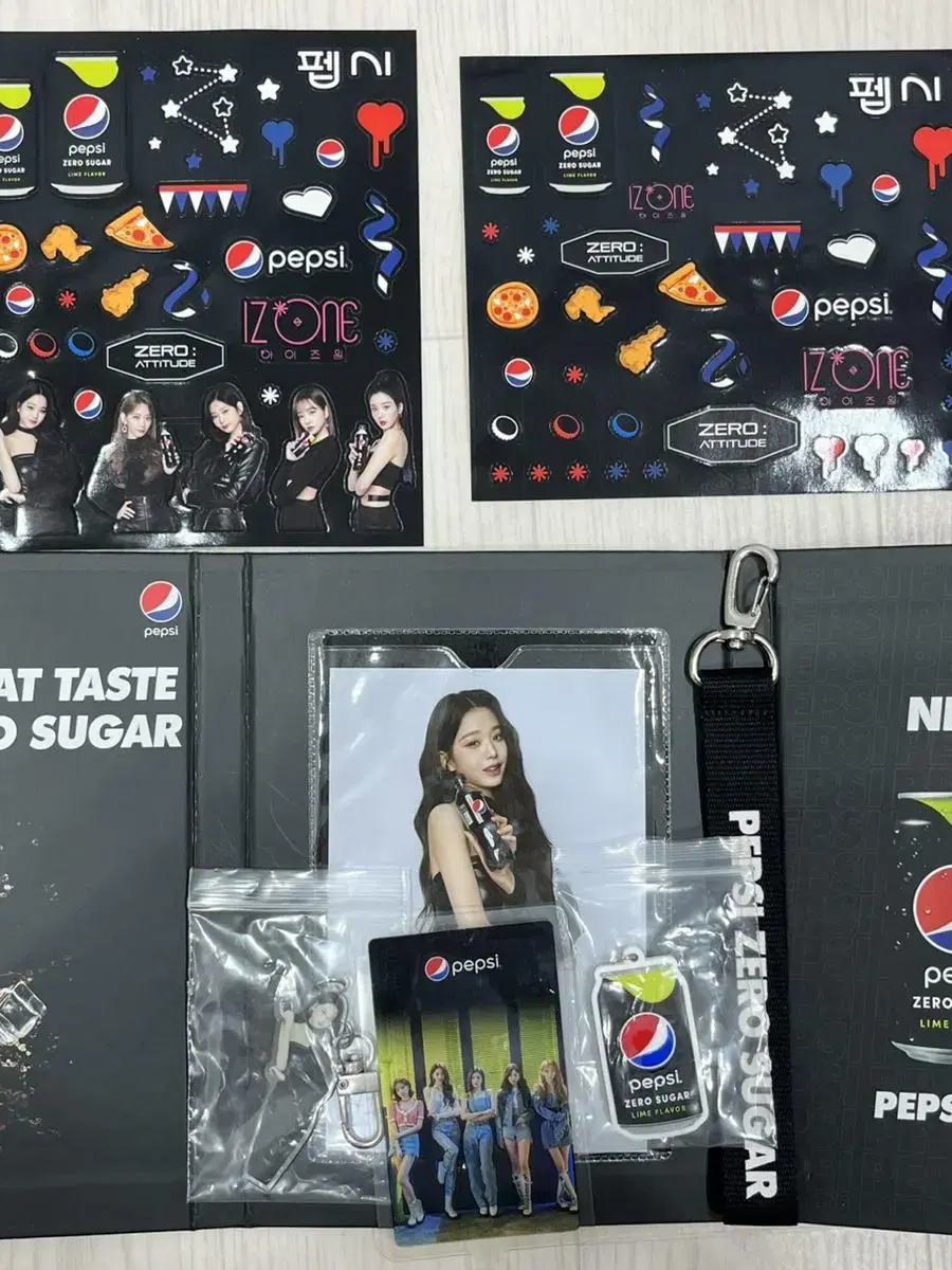 ive iz*one jang wonyoung pepsi photocard keyring set