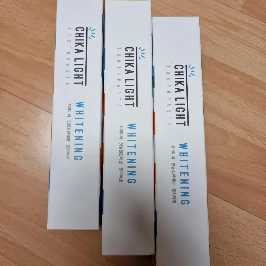 치카라이트 미백치약 130ml x 3개