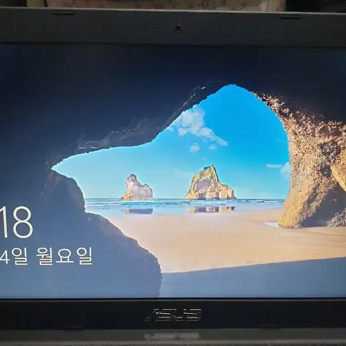 노트북 ASUS E402NA-FA040T 저렴하게 판매합니다.