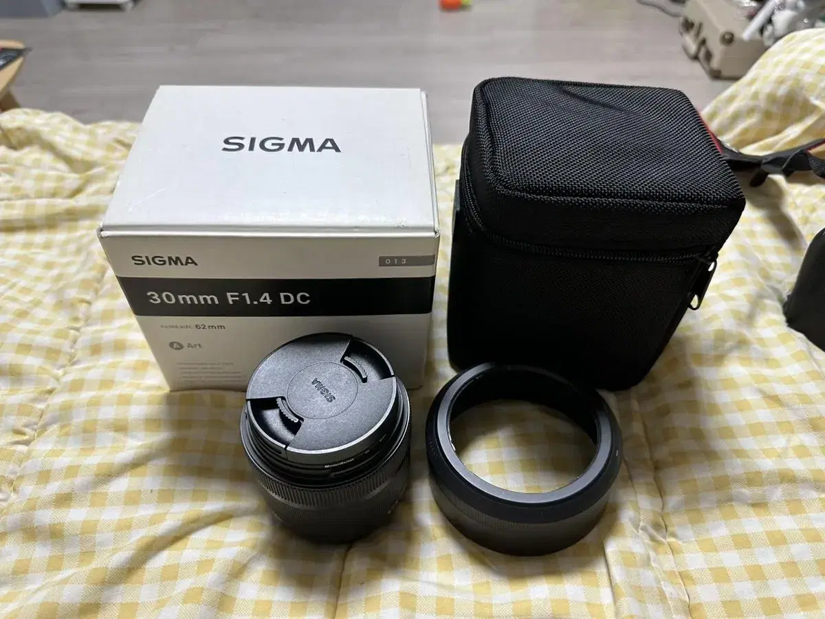 S-Class Sigma Art 30mm f1.4 Canon Mount Box Set