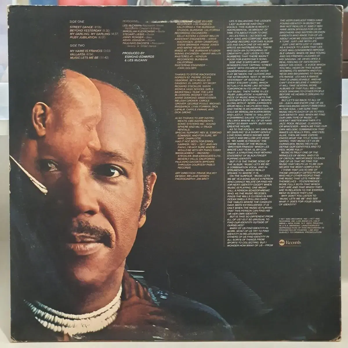 [중고LP] Les McCann - Music Lets Me Be