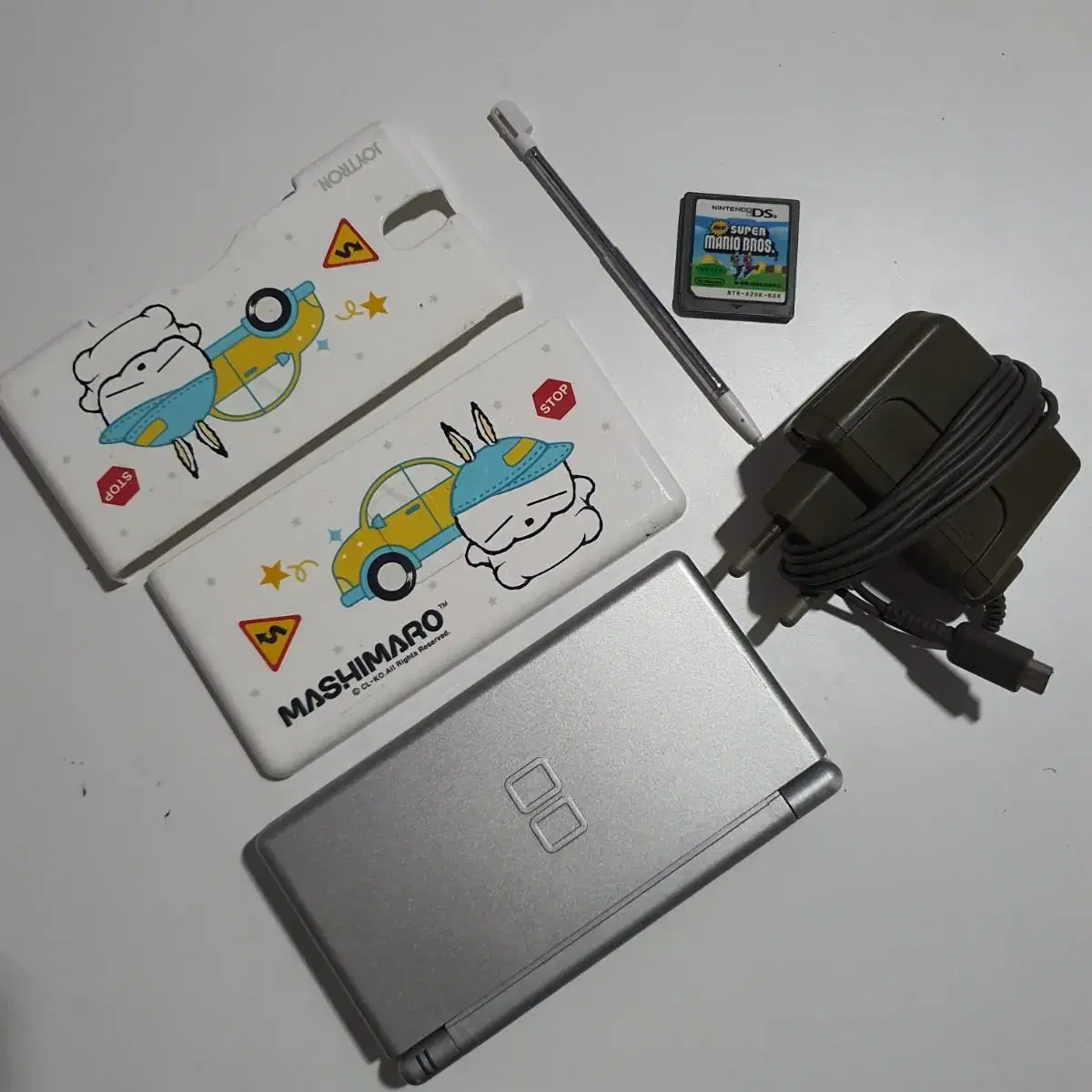 닌텐도 ds lite 게임기와 슈퍼마리오 브라더스 ds팩 (1)