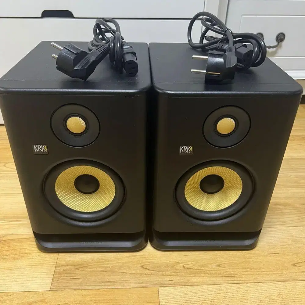 krk rokit5 g4 블랙 신품급 1조 팝니다