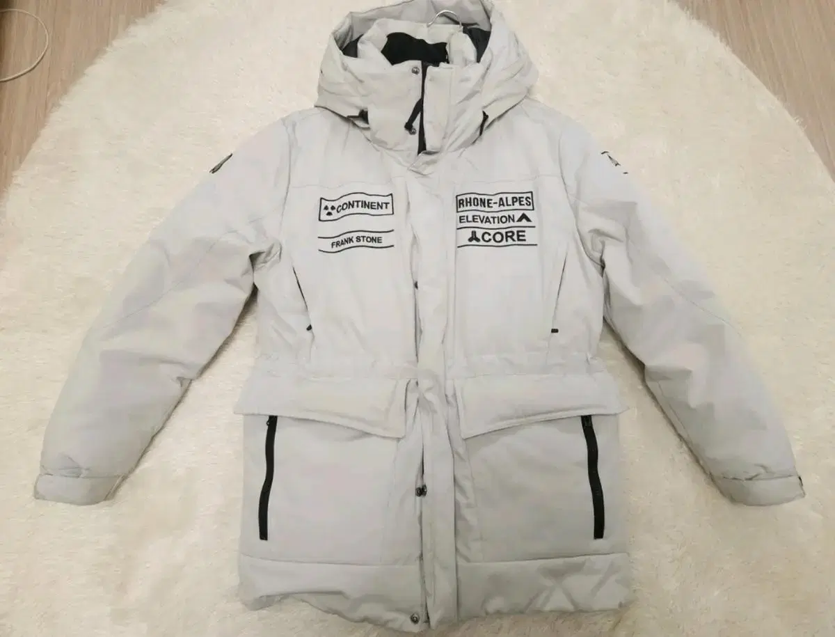 Frankston size 105 padded white color