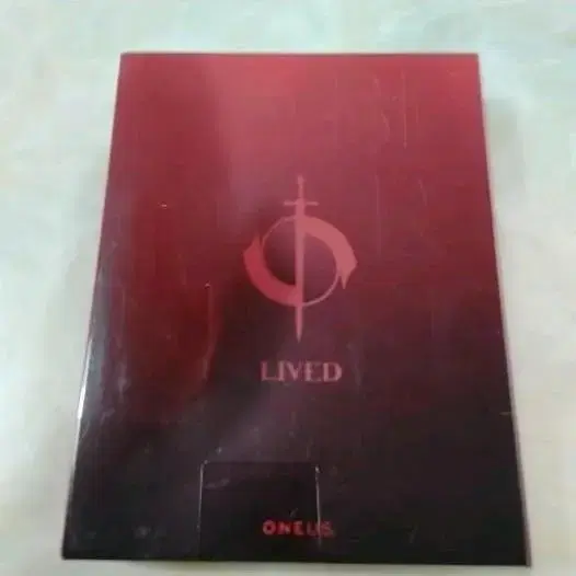 원어스 앨범 'LIVED'(개봉)