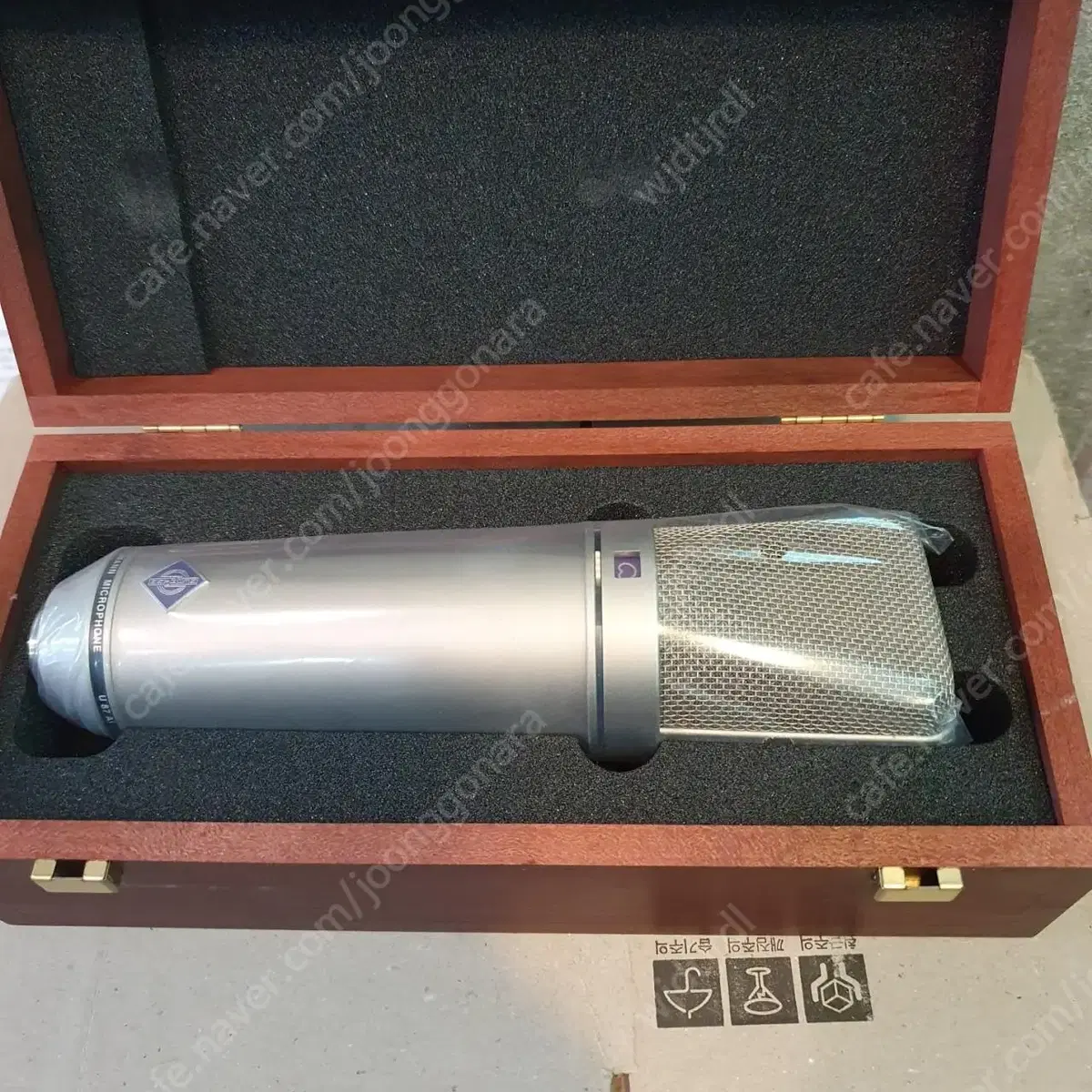 노이만 Neumann U87Ai studio set 팝니다.