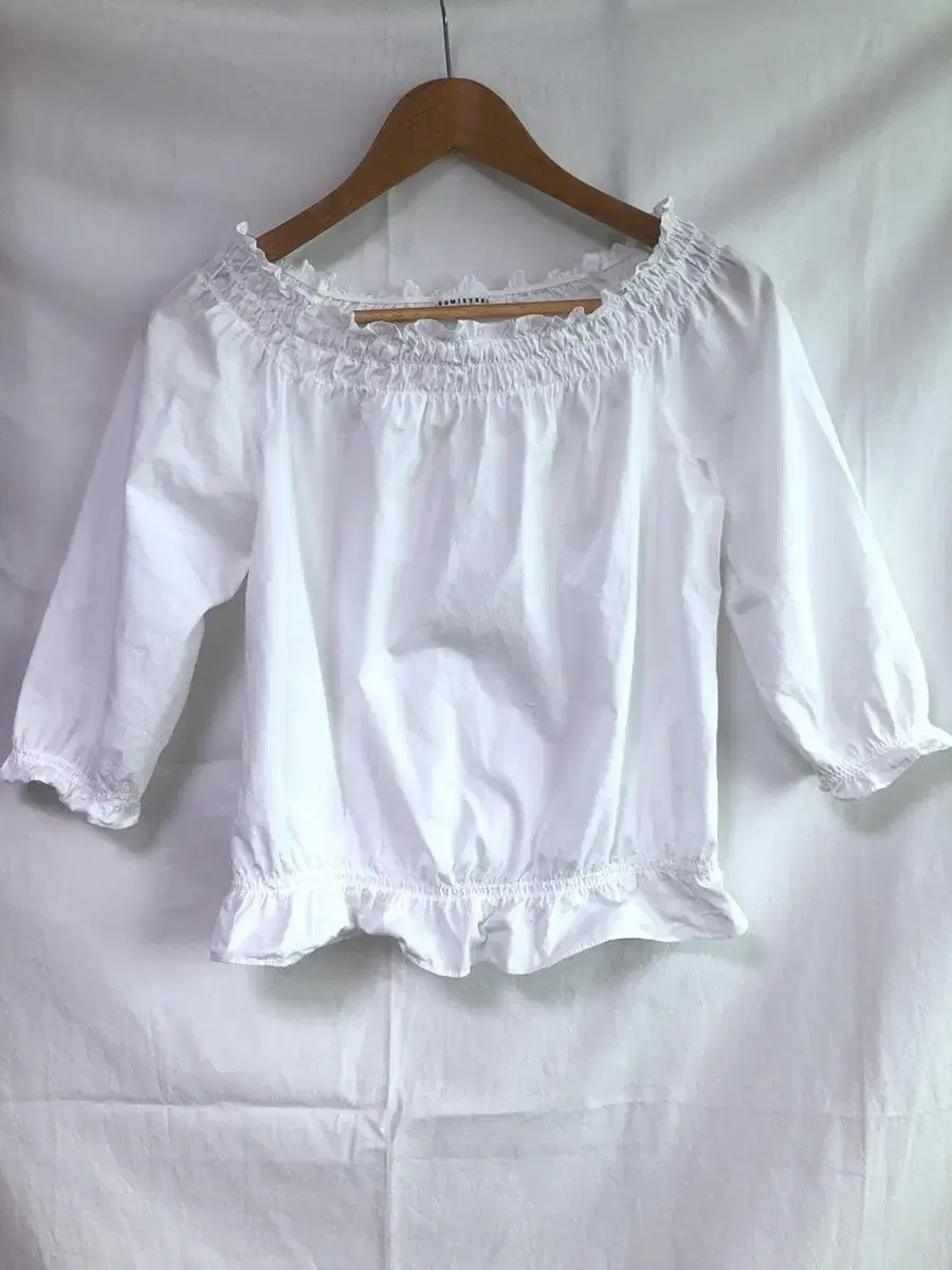 Vintage White Ruffled Shirred 7-Part Blouse